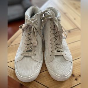 P448 Star High Top Sneaker White Zebra Size 39.